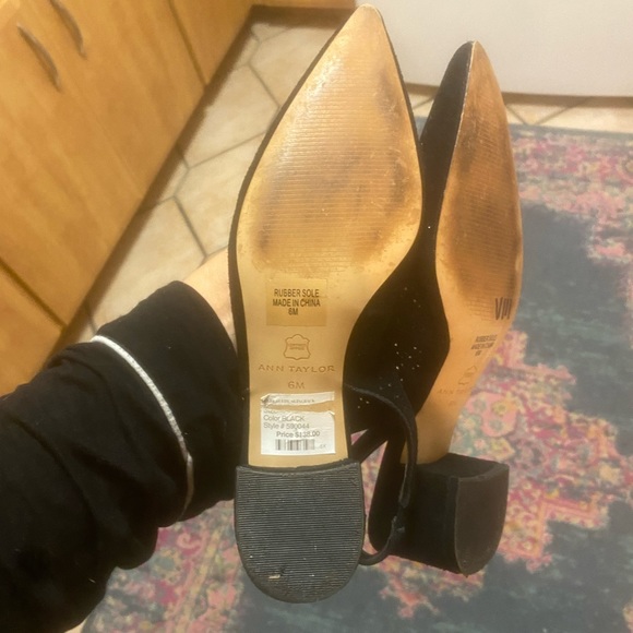 ANN TAYLOR Black Suede Pointy Shoes - Picture 5 of 5